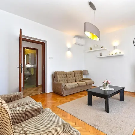 Apartment Fuer 7 Personen Ca 100 Qm In Fazana, Istrien Istrische Riviera Fazana